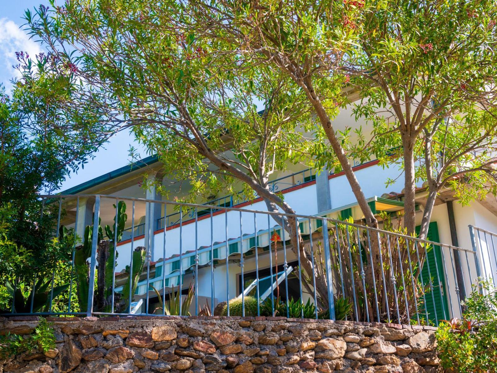 Residence Augusto Каполивери Екстериор снимка